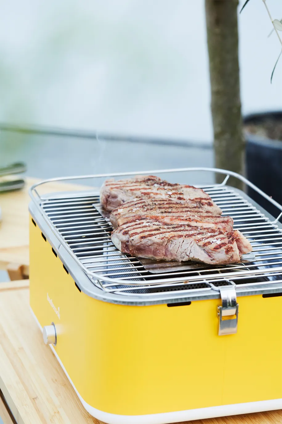 Barbecook Carlo bordgrill gul