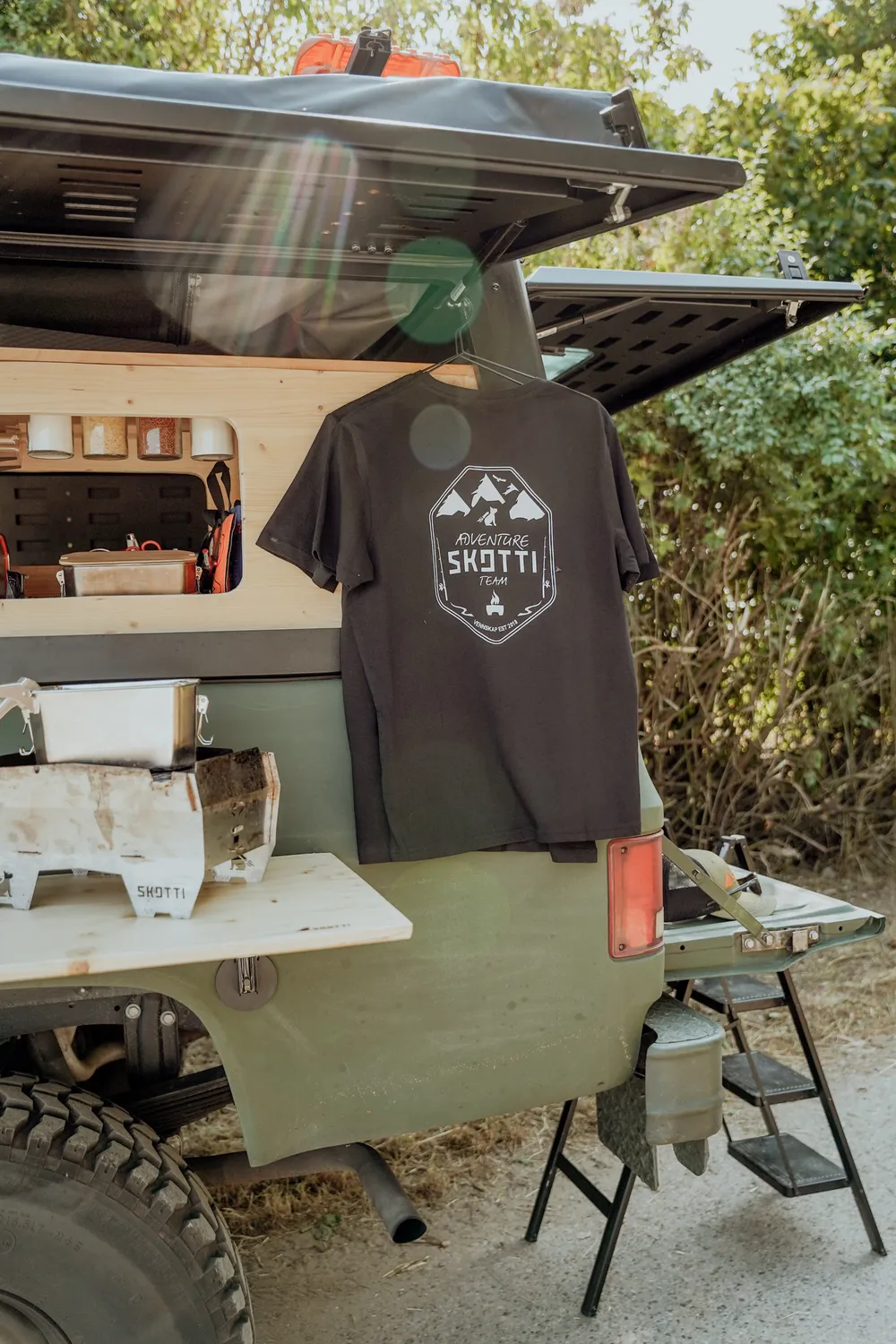SKOTTI Adventure Club T-Shirt t-skjorte S–2XL i økologisk bomull