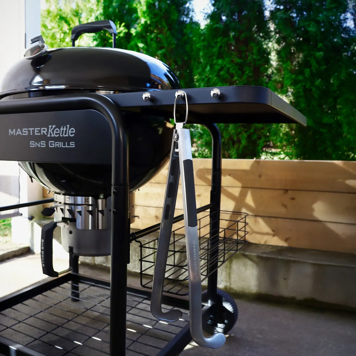 SnS Grills Rubber Handle Charcoal Cherry Picker kullverktøy med lås