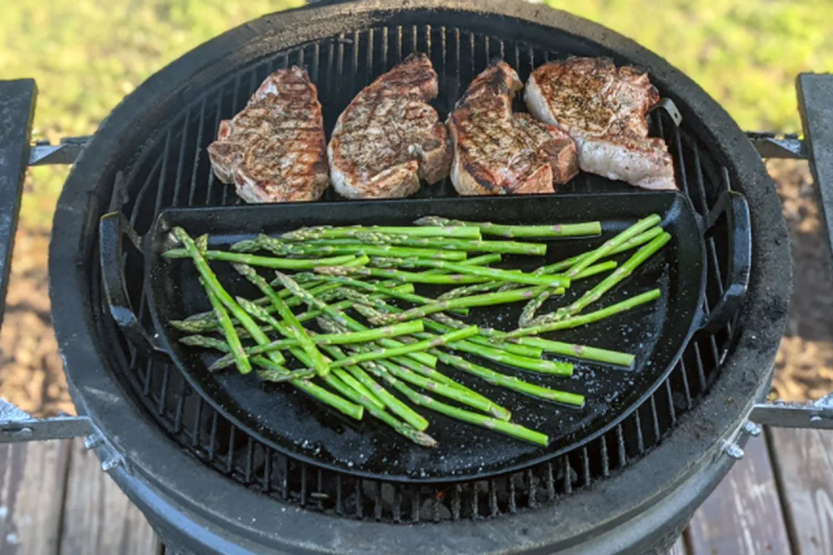 SnS Grills Drip ’N Griddle Pan 22 tommer støpejernspanne til grill