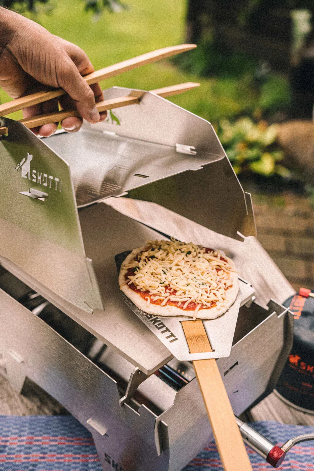 SKOTTI Pizza Kit pizzakit med pizzastein til SKOTTI-grill
