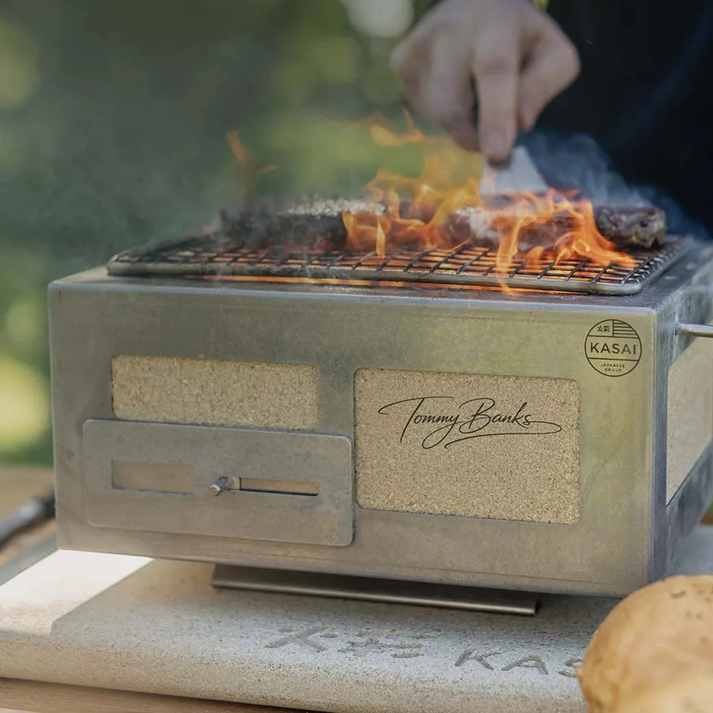 Kasai Little Kasai Konro-grill Tommy Banks Edition 230 x 370 mm