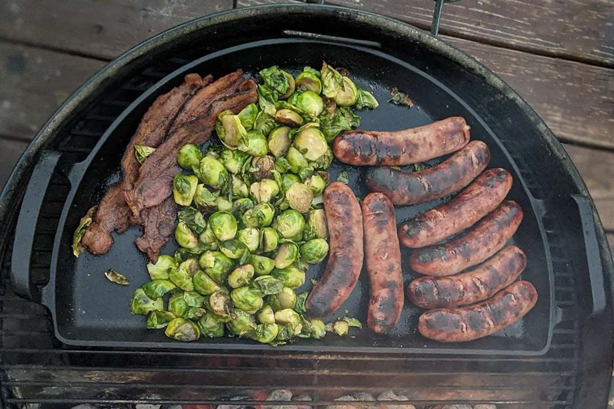 SnS Grills Drip ’N Griddle Pan 22 tommer støpejernspanne til grill