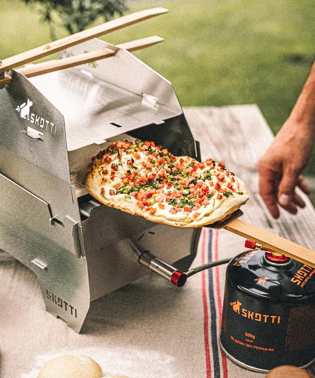 SKOTTI Pizza Kit pizzakit med pizzastein til SKOTTI-grill