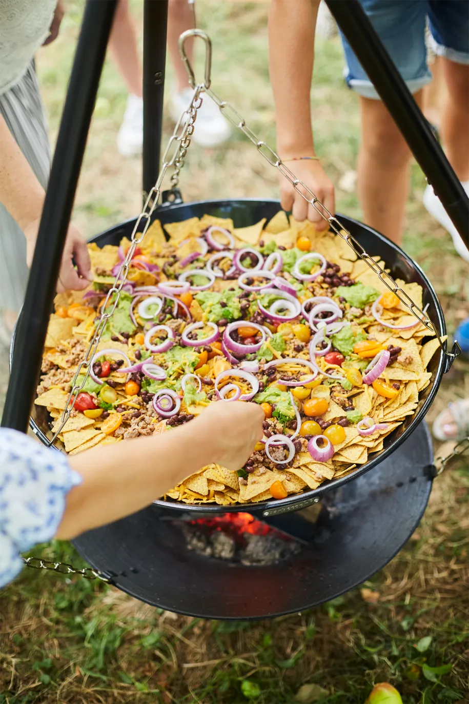 Barbecook Junko vedgrill med talje og stativ