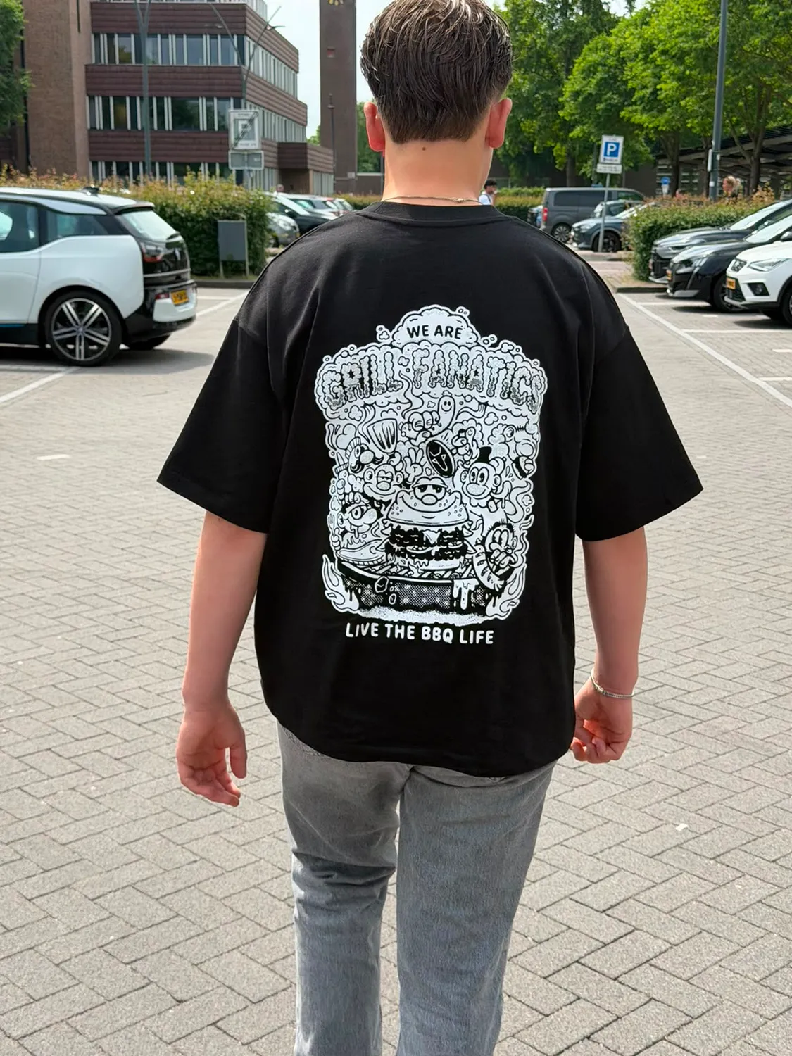 Grill Fanatics loose fit T-skjorte med burgertrykk