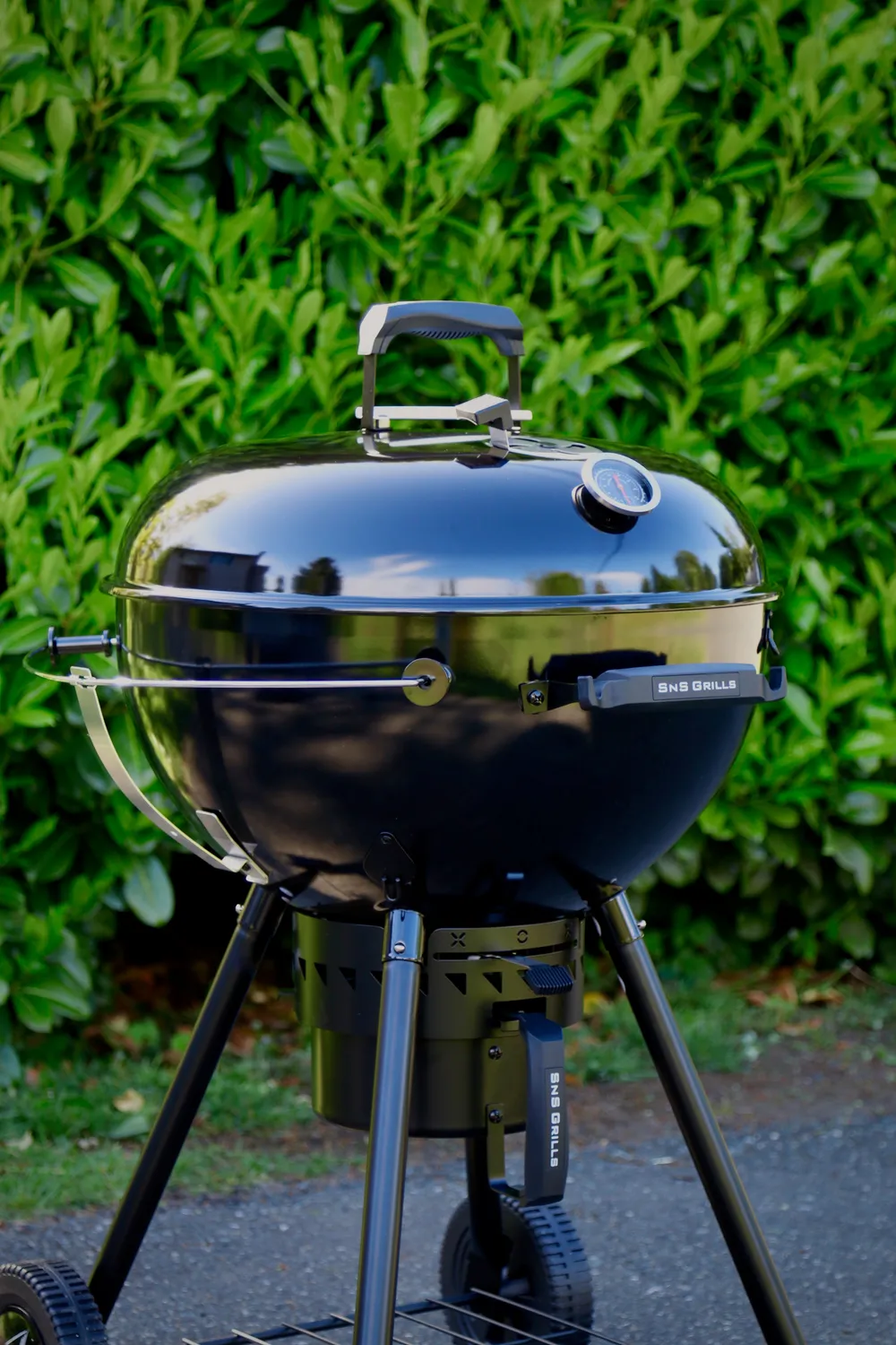 SnS Grills Slow ’N Sear Black Edition 22” Charcoal Kettle Grill kullgrill