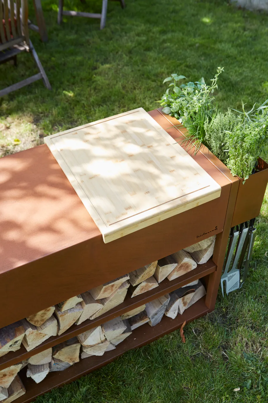 Barbecook Nestor World skjærefjøl med saftrenne 59,5 × 45 × 4,5 cm FSC