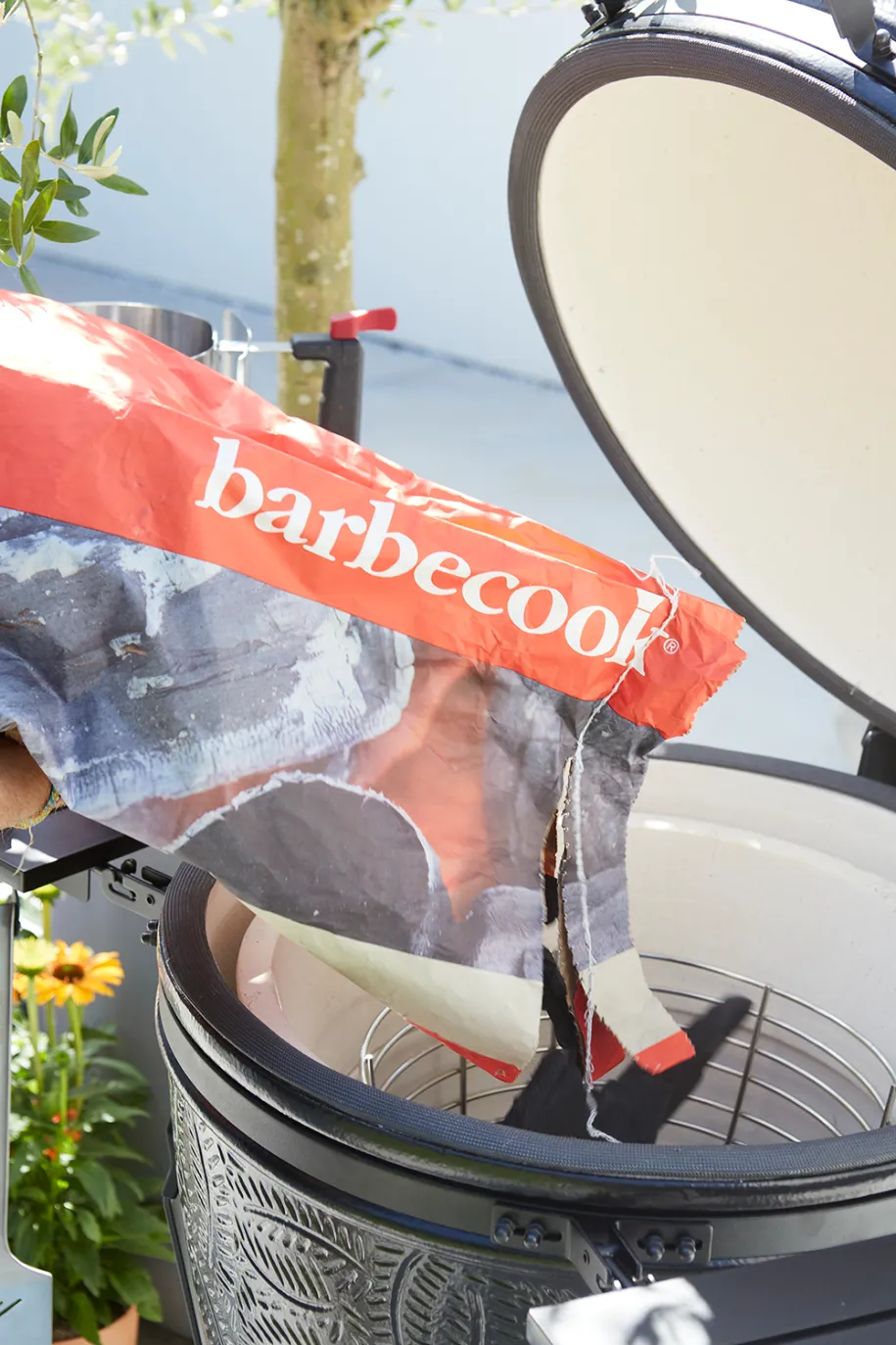 Barbecook Restaurant Grade Charcoal grillkull 6 kg eik bøk